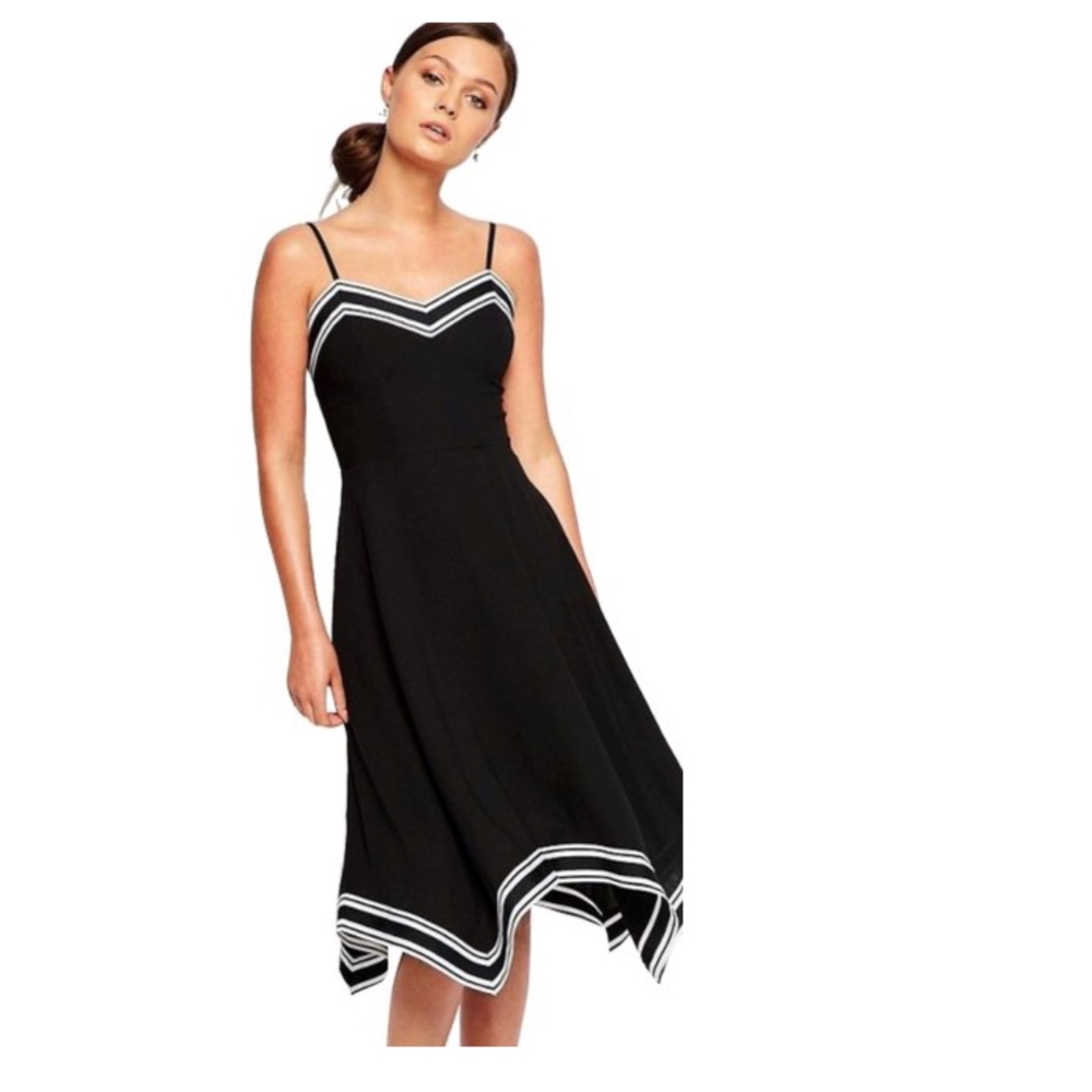 🇬🇧TED BAKER LONDON Strappy asymmetrical hem 👗